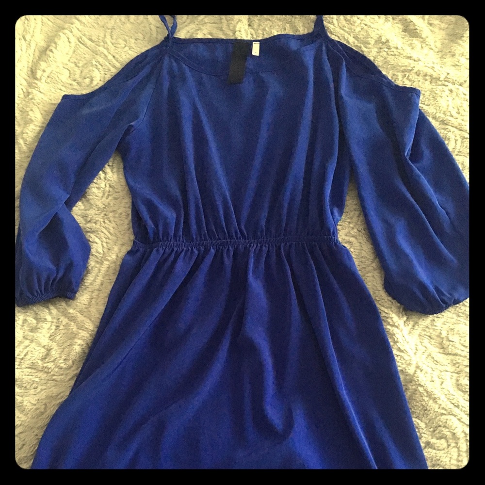Blue half sleeve dress with shoulder cut outs